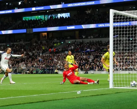 Luiz Júnior's Game-Changing Mistake Delivers Spurs Opening-Night Victory